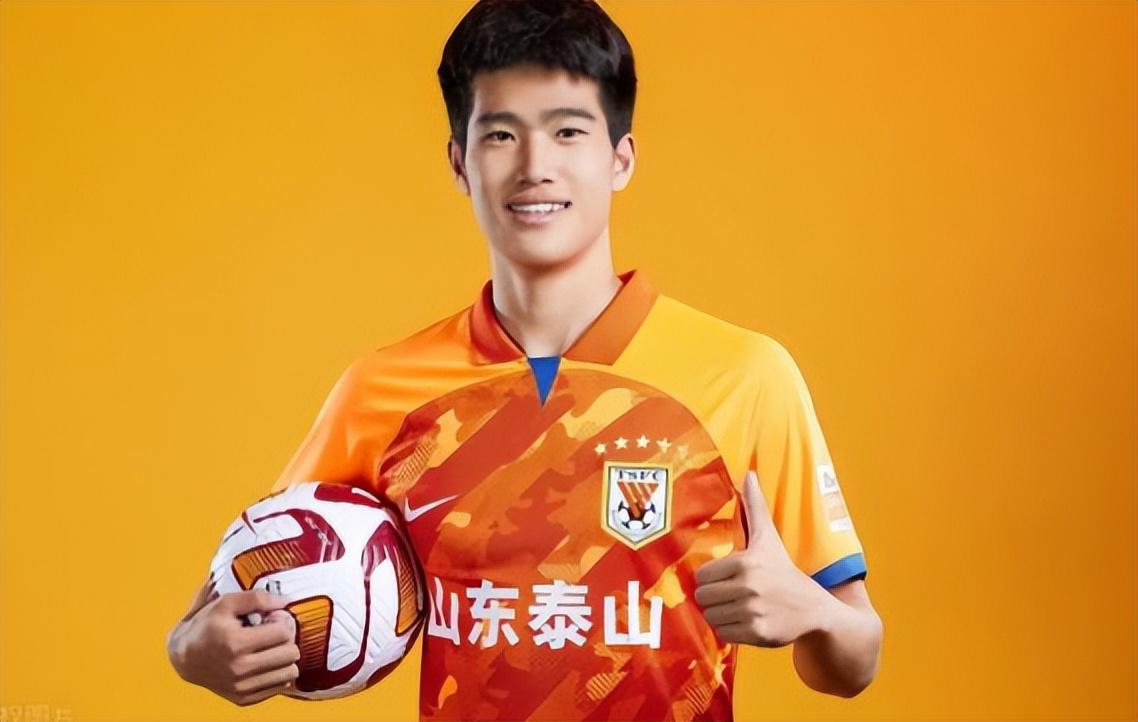 云开体育-意外！彭啸曾表示他未来只会为国安队效力，为何如今却成鲁能主力