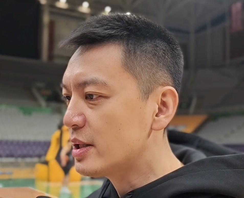 云开体育-杨鸣：辽宁缺少其他球队那样的超级外援；打山东是一场艰苦战